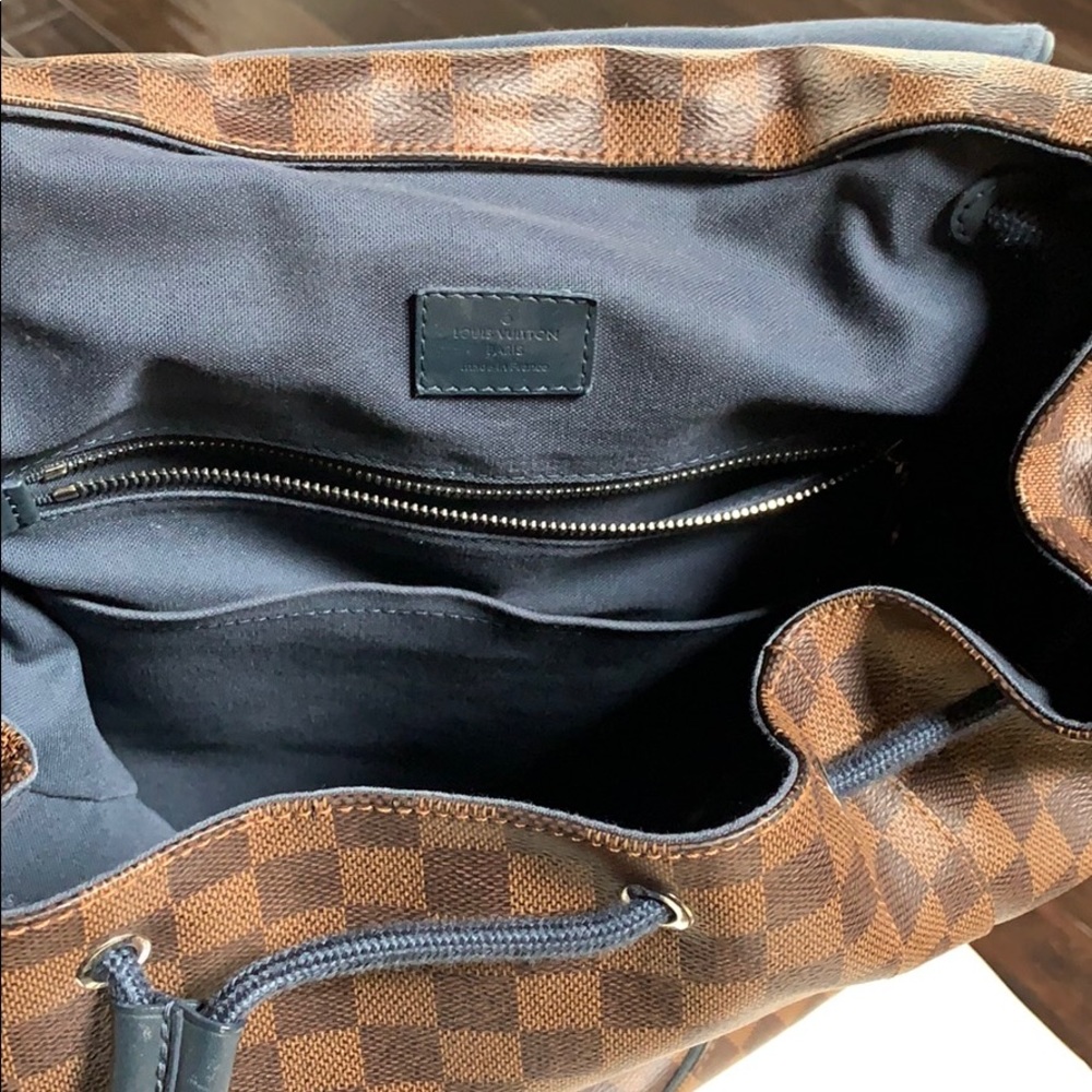 backpack - Picture 2 of 4